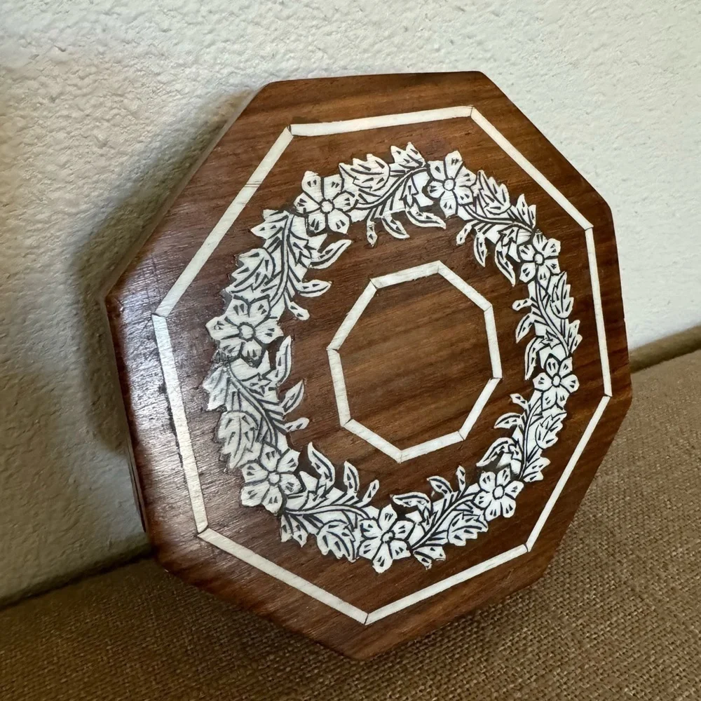 Vintage wood jewelry box
